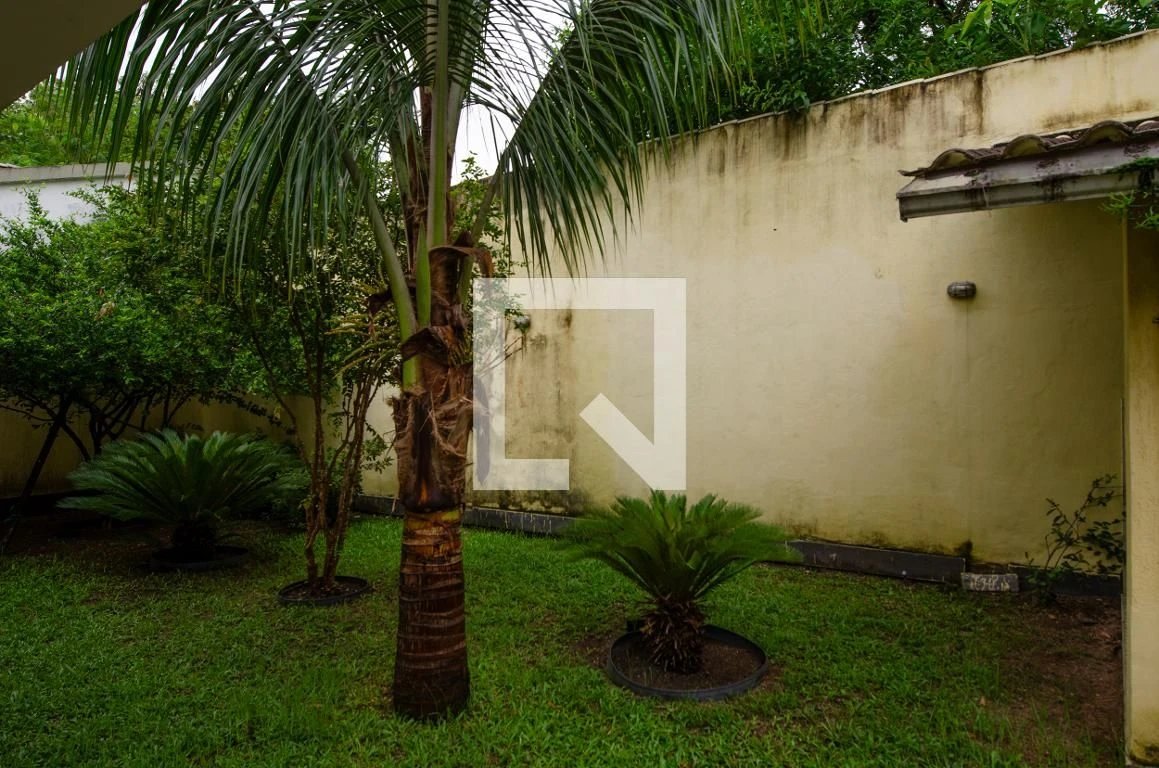 Casa mobiliada com 4 dormitórios e área de lavanderia — photo 84