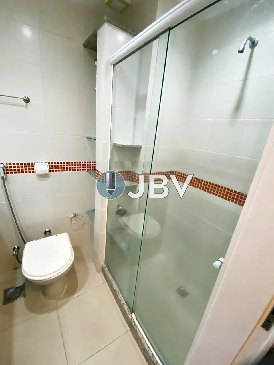 2-bedroom apartment with 1 bath and 1 parking spot — photo 9