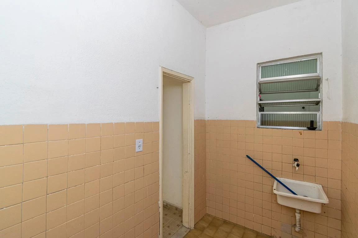 2-bedroom apartment with 1 bathroom, no parking — photo 15