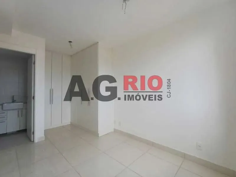 3-bedroom rental apartment with balcony and views — photo 20