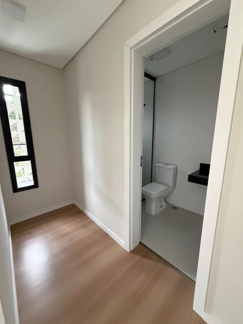 Floor-to-ceiling windows in a 3-bedroom house, 170 m² — photo 19