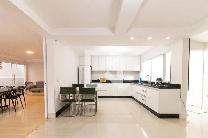 Rental house with 5 bedrooms and 290 m² — photo 5