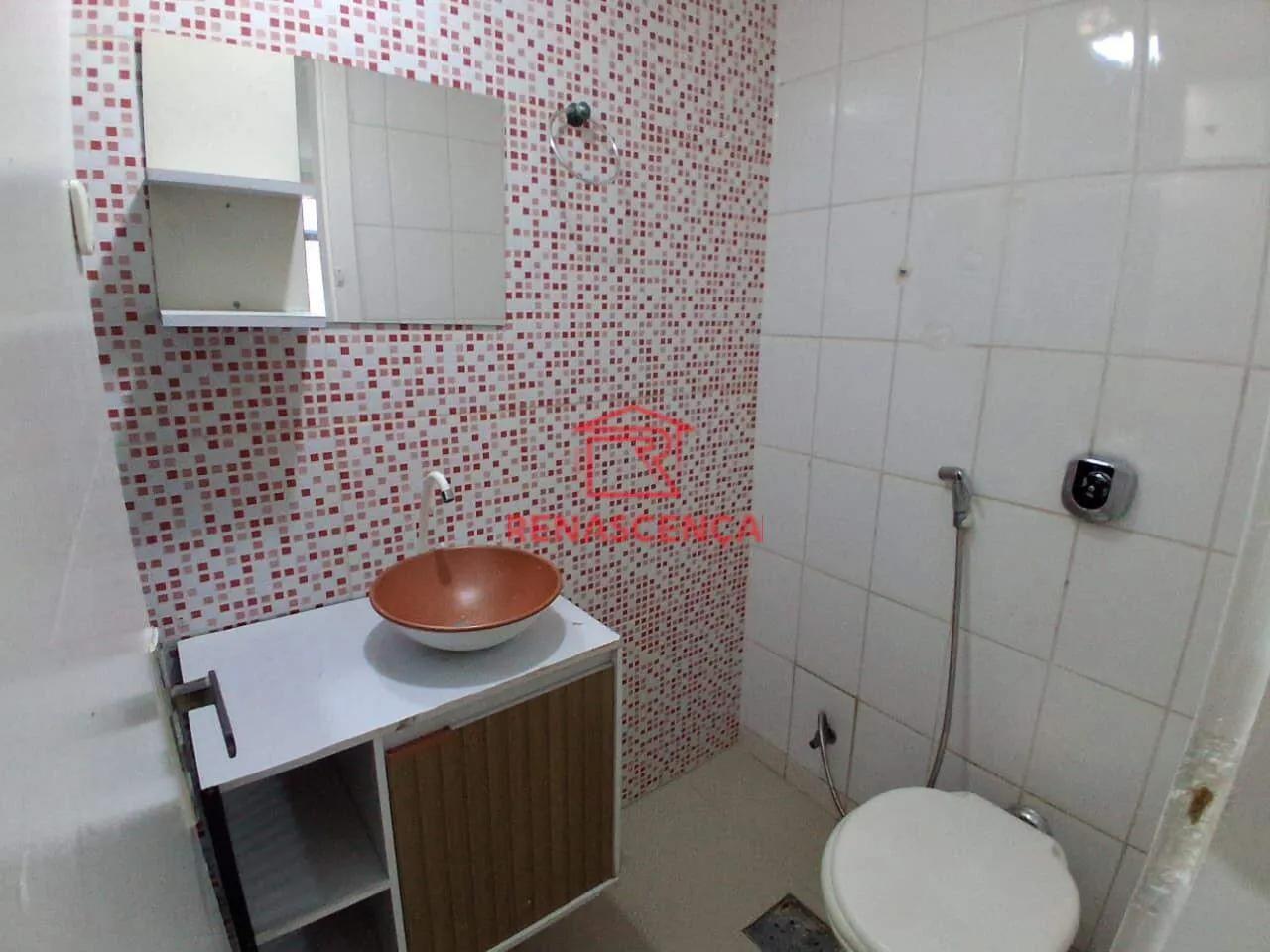 3-bedroom apartment in a building with a pool — photo 10