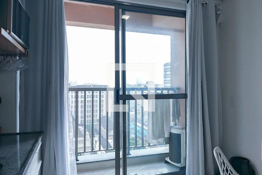 Apartamento amueblado de 1 dormitorio con 35 m² y balcón cerrado — photo 12