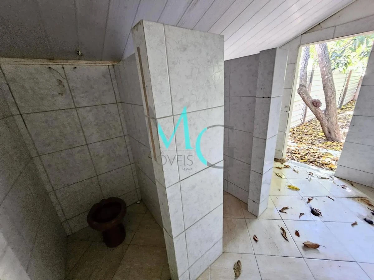 Casa ampla sem mobília com 720 m², 1 quarto e 4 banheiros — photo 26