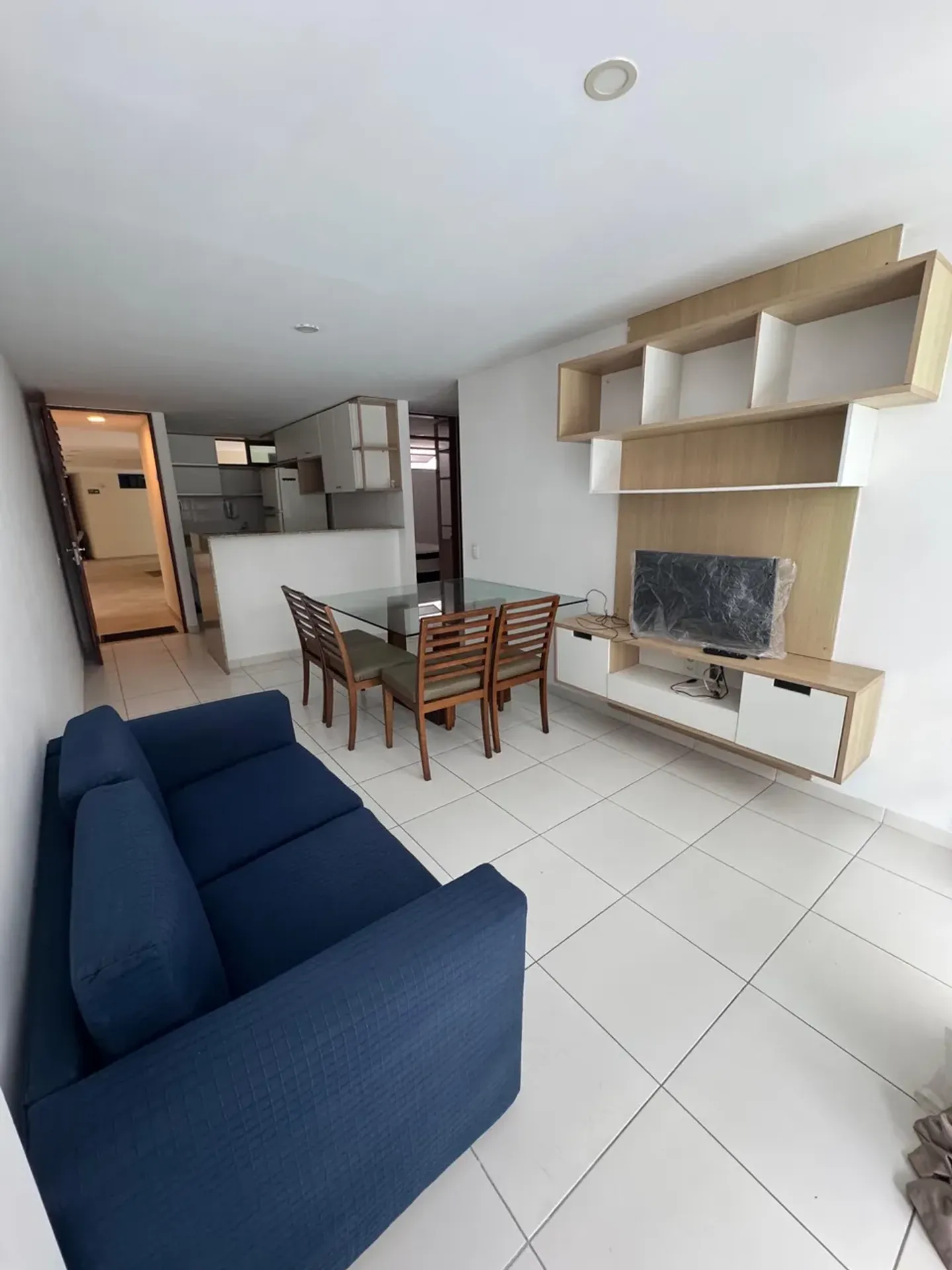 Furnished apartment with open-plan kitchen and 2 bedrooms — photo 5