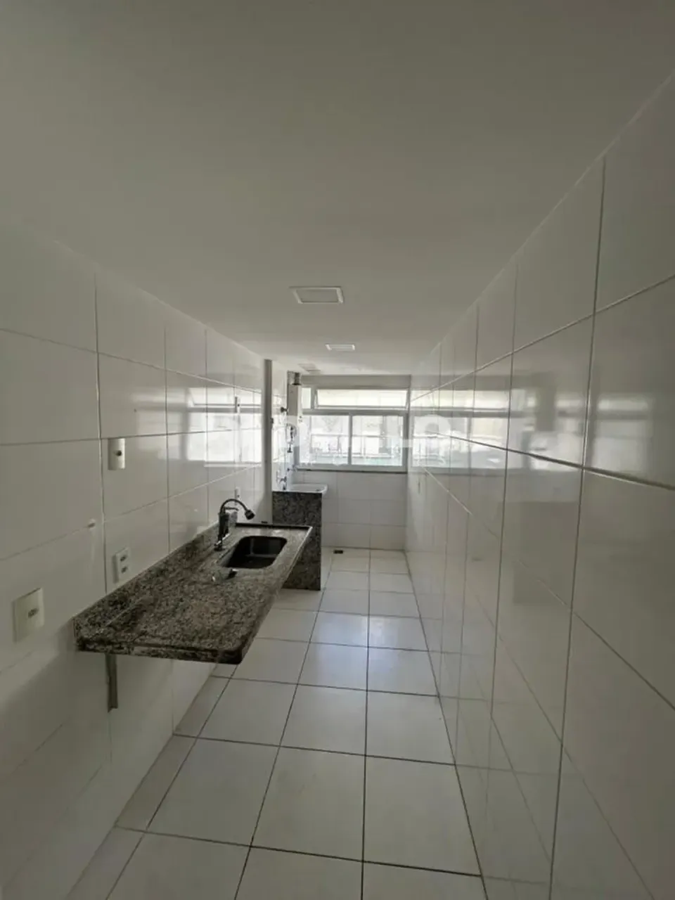 Unfurnished apartment with 3 bedrooms, 3 baths and a closed kitchen — photo 5
