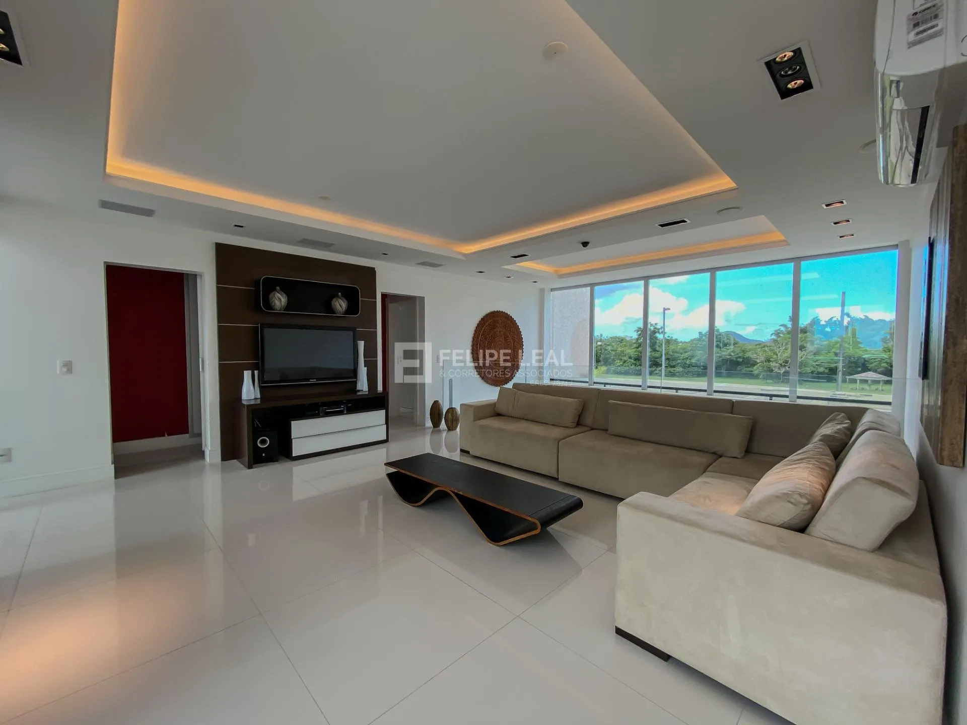 Casa em condomínio com 9 dormitórios e 8 suítes — photo 58