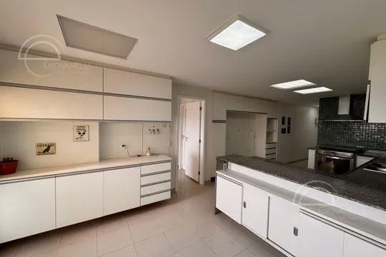 4-bedroom apartment with a separate kitchen, 260 m² — photo 52