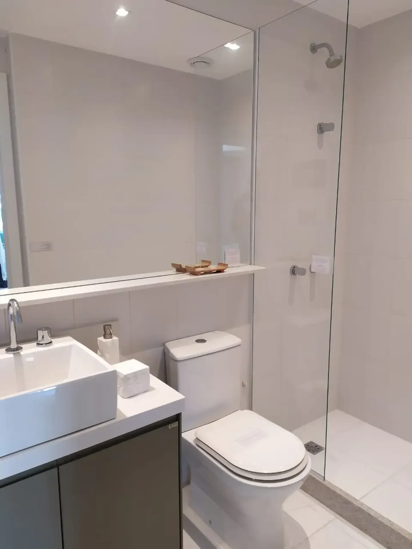 Furnished 2-bedroom apartment with balcony and 3 baths — photo 42