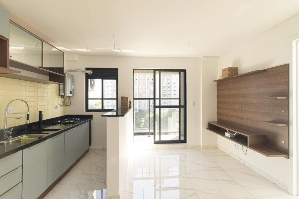 Floor-to-ceiling windows in a one-bedroom apartment, 36 m² — photo 2
