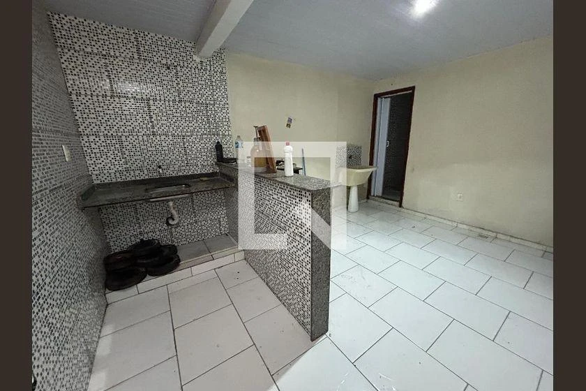 1-bedroom apartment with fitted kitchen and balcony — photo 3