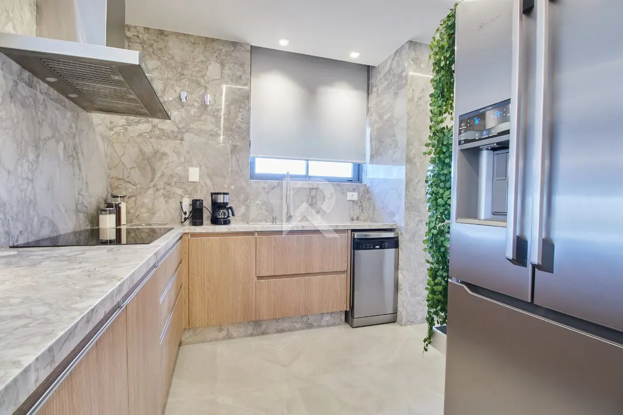 3-bedroom apartment with 3 en-suite bathrooms — photo 25