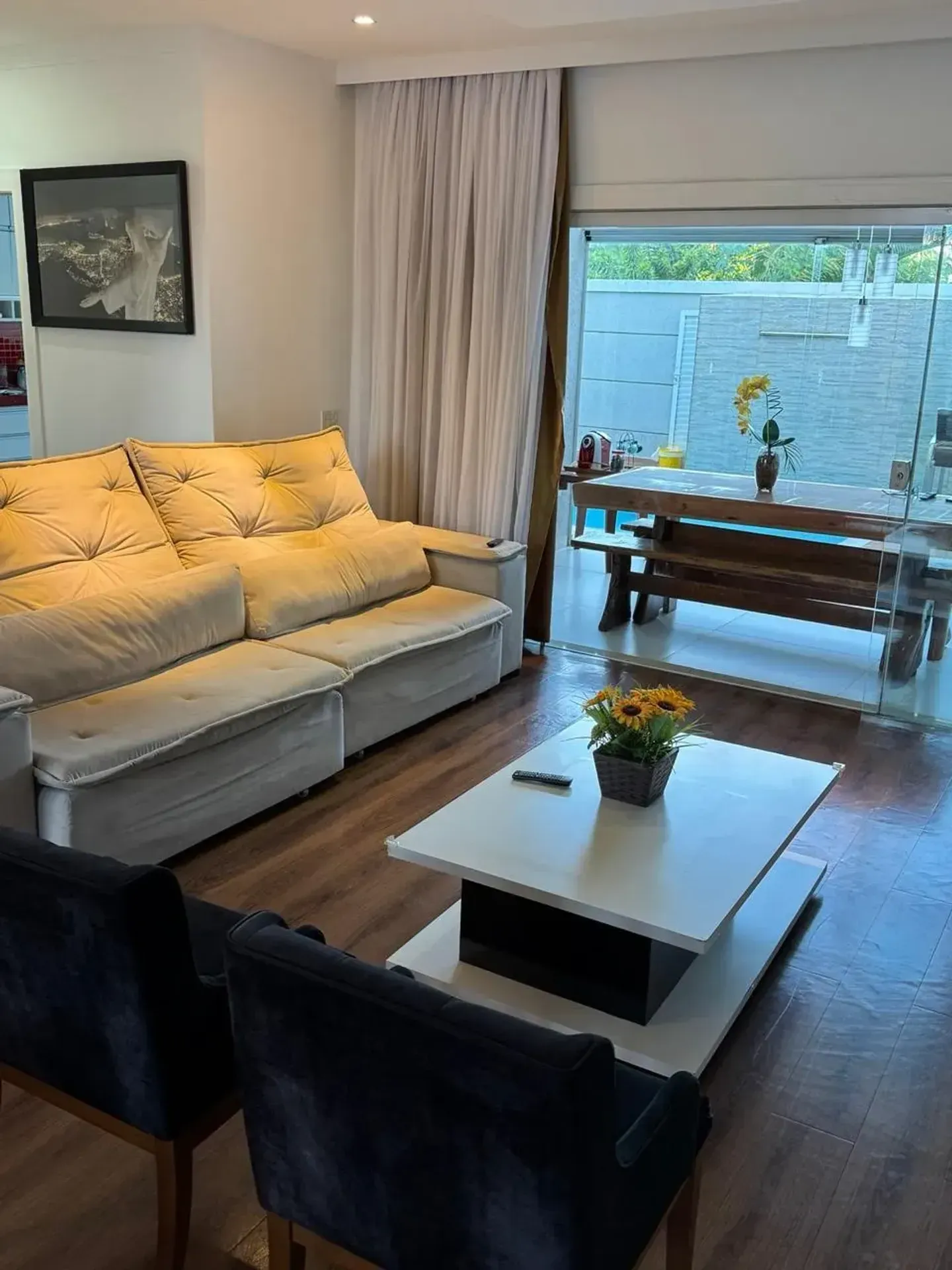 Furnished triplex home with 5 bedrooms and 5 bathrooms — photo 24