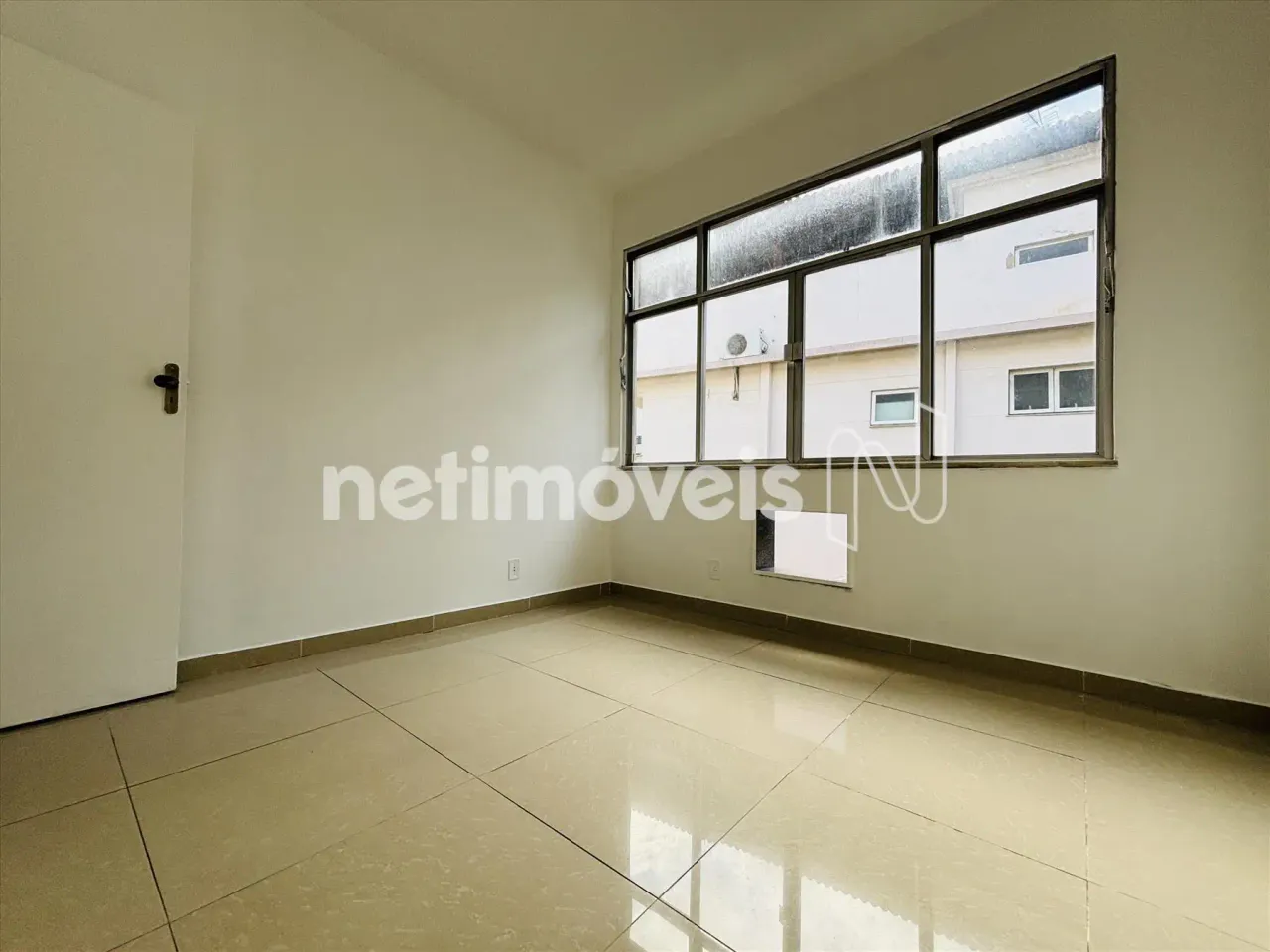Apartamento com 2 quartos, cozinha separada e 1 banheiro — photo 19