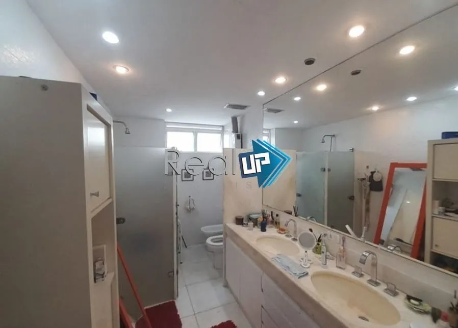Furnished apartment with 4 bedrooms and an open kitchen — photo 38