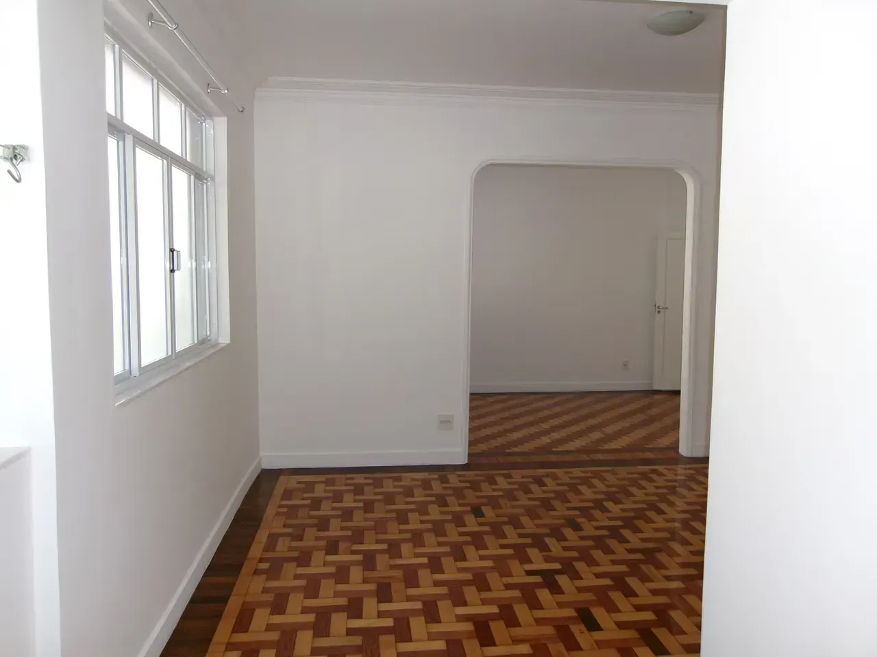 2-bedroom apartment with wood or laminate floors — photo 10