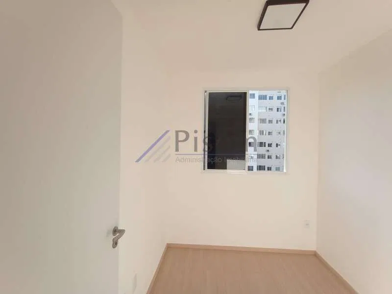 3-bedroom apartment with a glass-enclosed balcony — photo 4