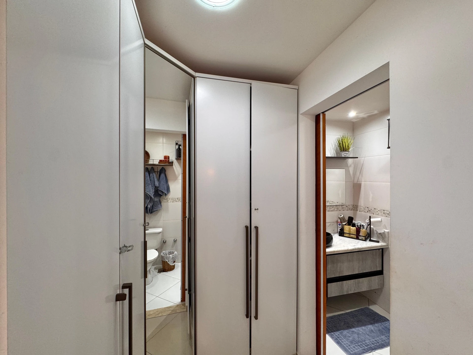 Washing machine in a 2-bedroom apartment, 115 m² — photo 30