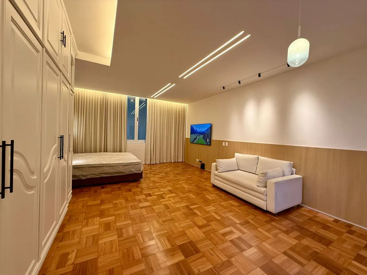 One-bedroom apartment with a home office — photo 3