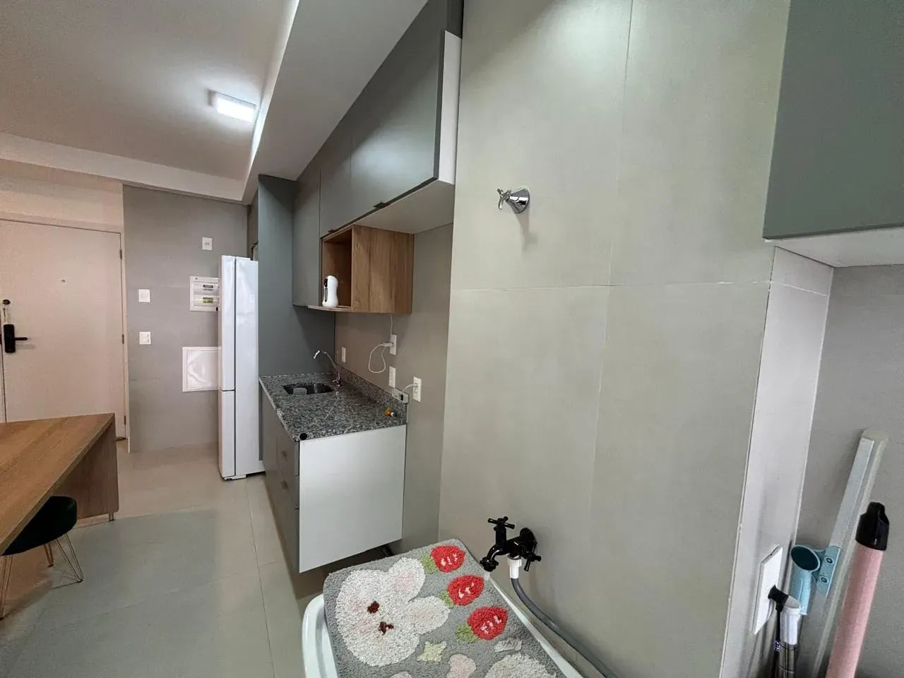 Квартира 83 м² з панорамними вікнами та заскленим балконом — photo 15