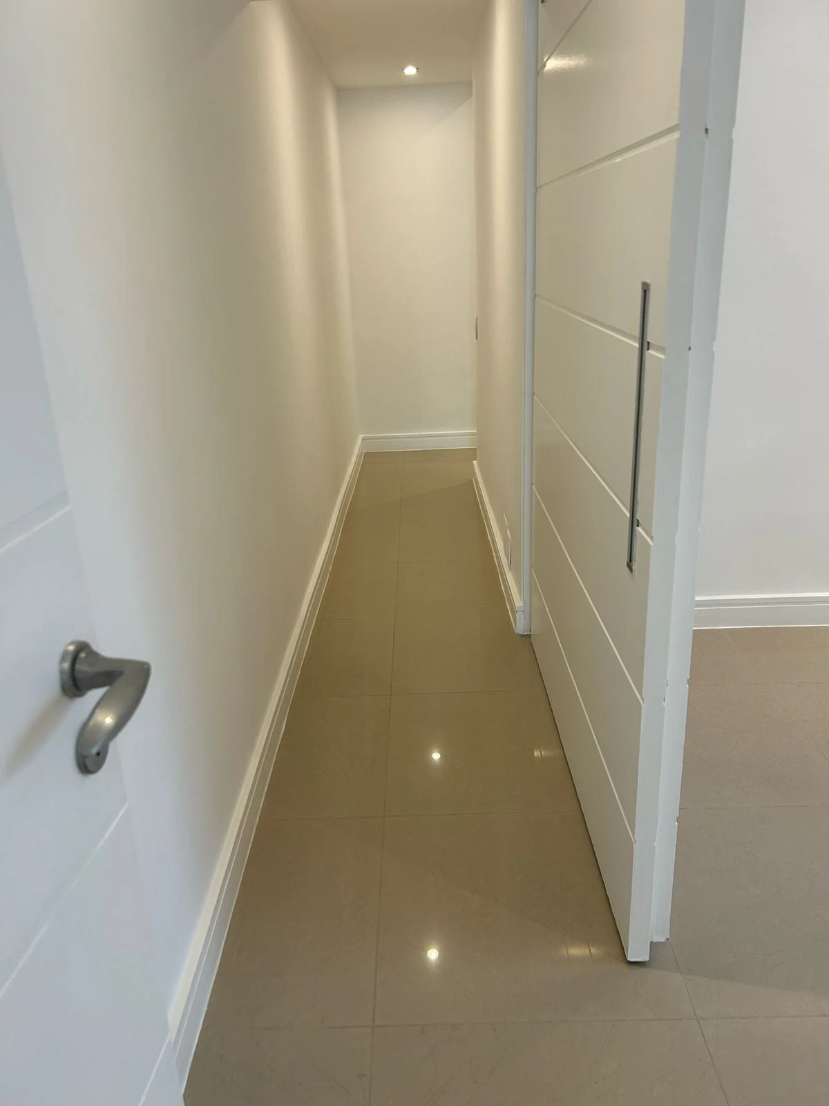 208 m² apartment with a bathtub and a water view — photo 23