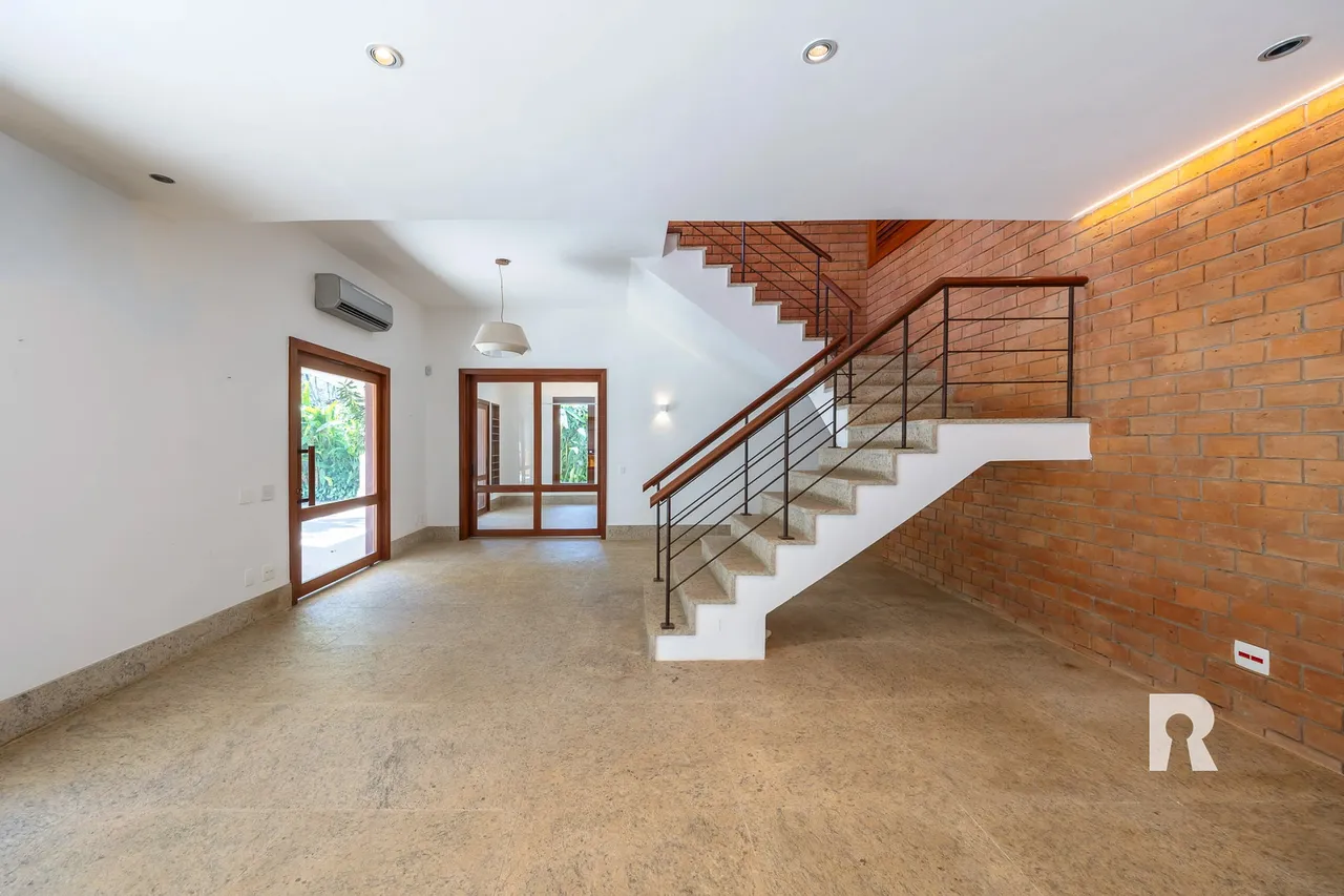 Furnished house with 5 bedrooms and 5 bathrooms — photo 19