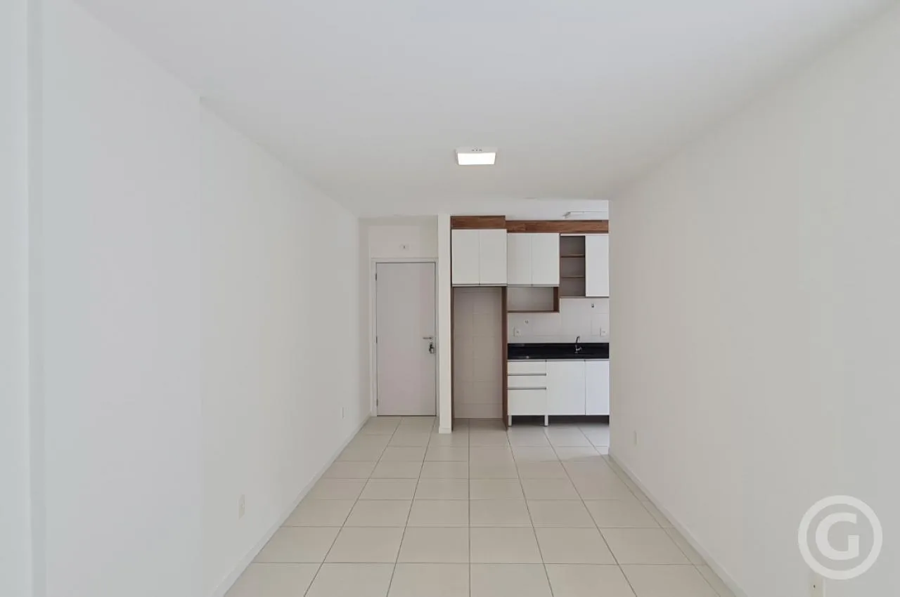 2-bedroom apartment with a mountain view in Florianópolis