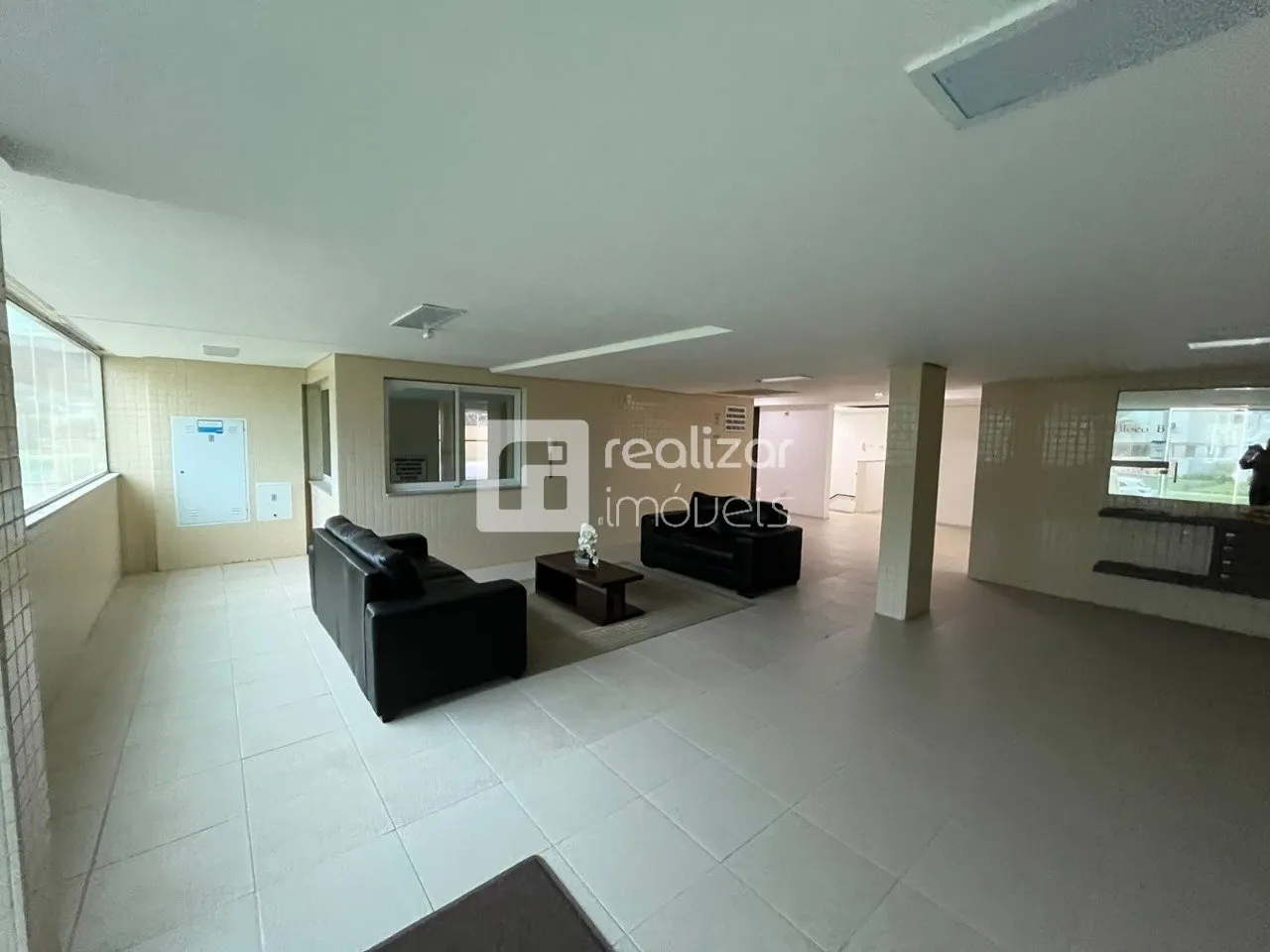 Balcony with a grill in a 2-bedroom apartment, 73 m² — photo 12