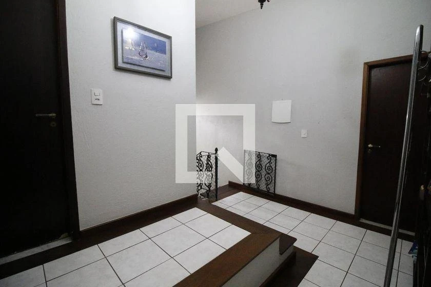 Casa de 700 m² con bañera y vestidor — photo 45