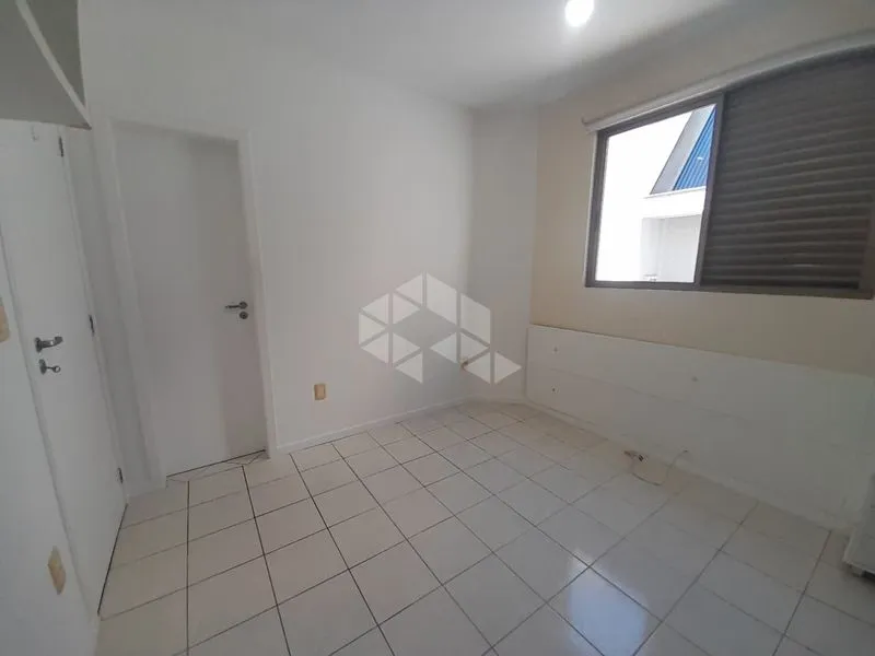 Glass-enclosed balcony in a 2-bedroom apartment, 72 m² — photo 3