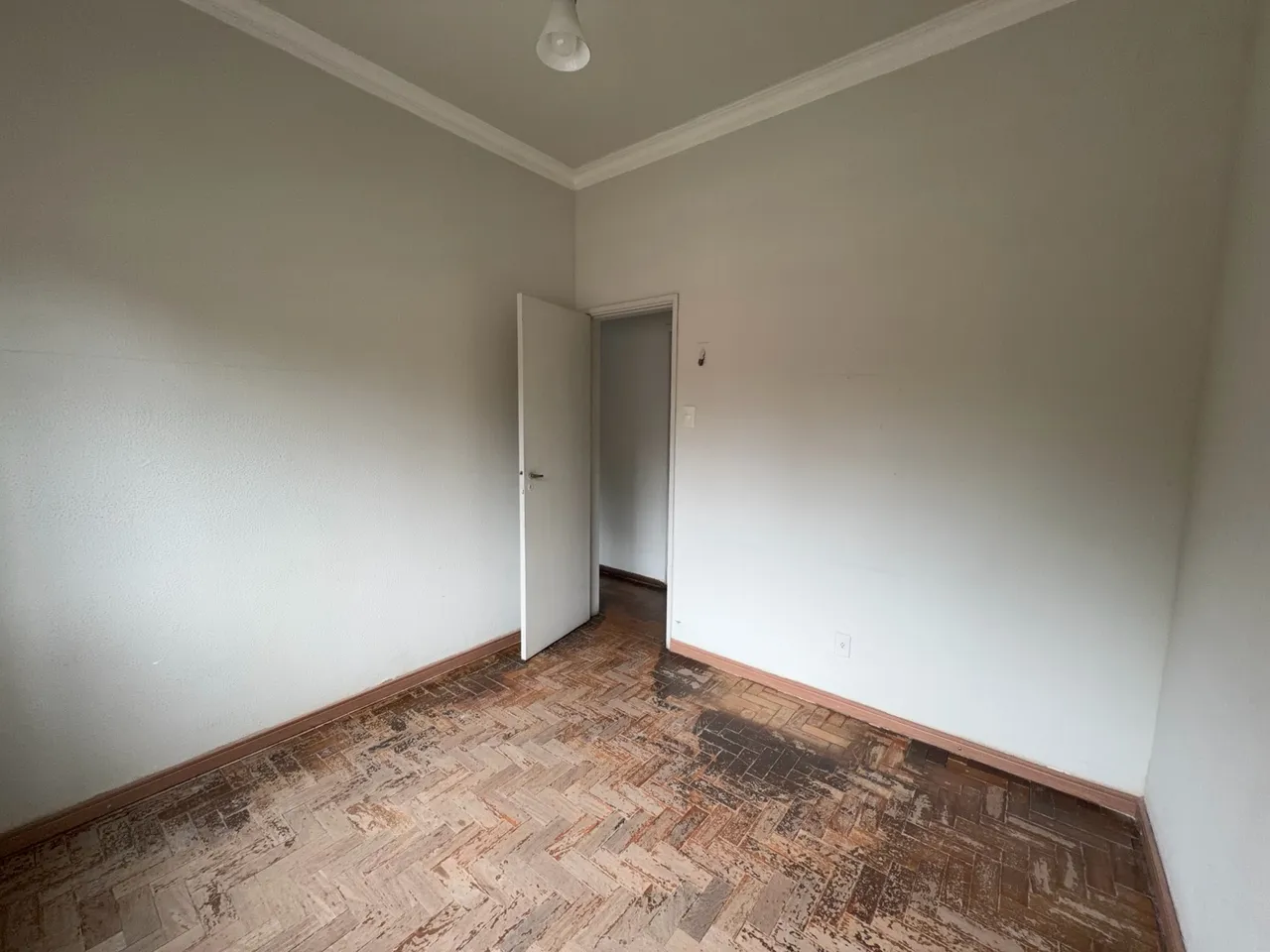 Apartment, 81 m², with wood or laminate floors — photo 14