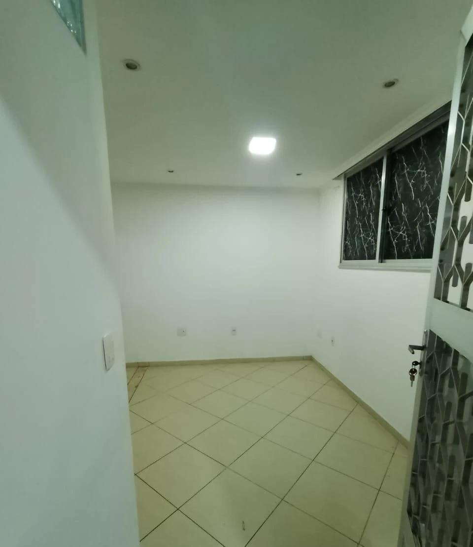 Нежитлова будівля з 1 спальнею і 1 ванною, без паркування — photo 6