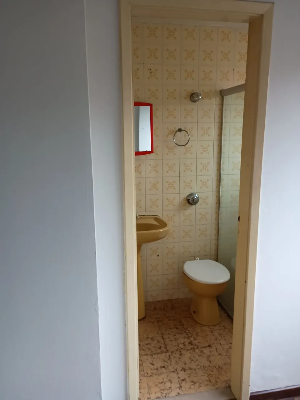 Studio, 28 m², with wood or laminate floors — photo 12