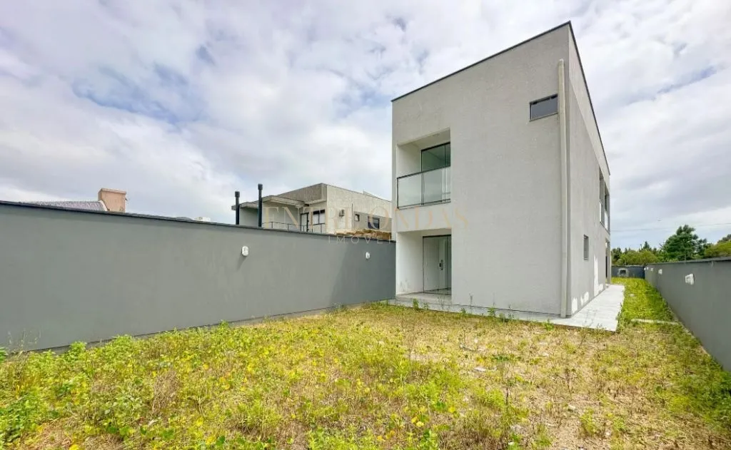 3-bedroom house with a mountain view in Florianópolis — photo 53
