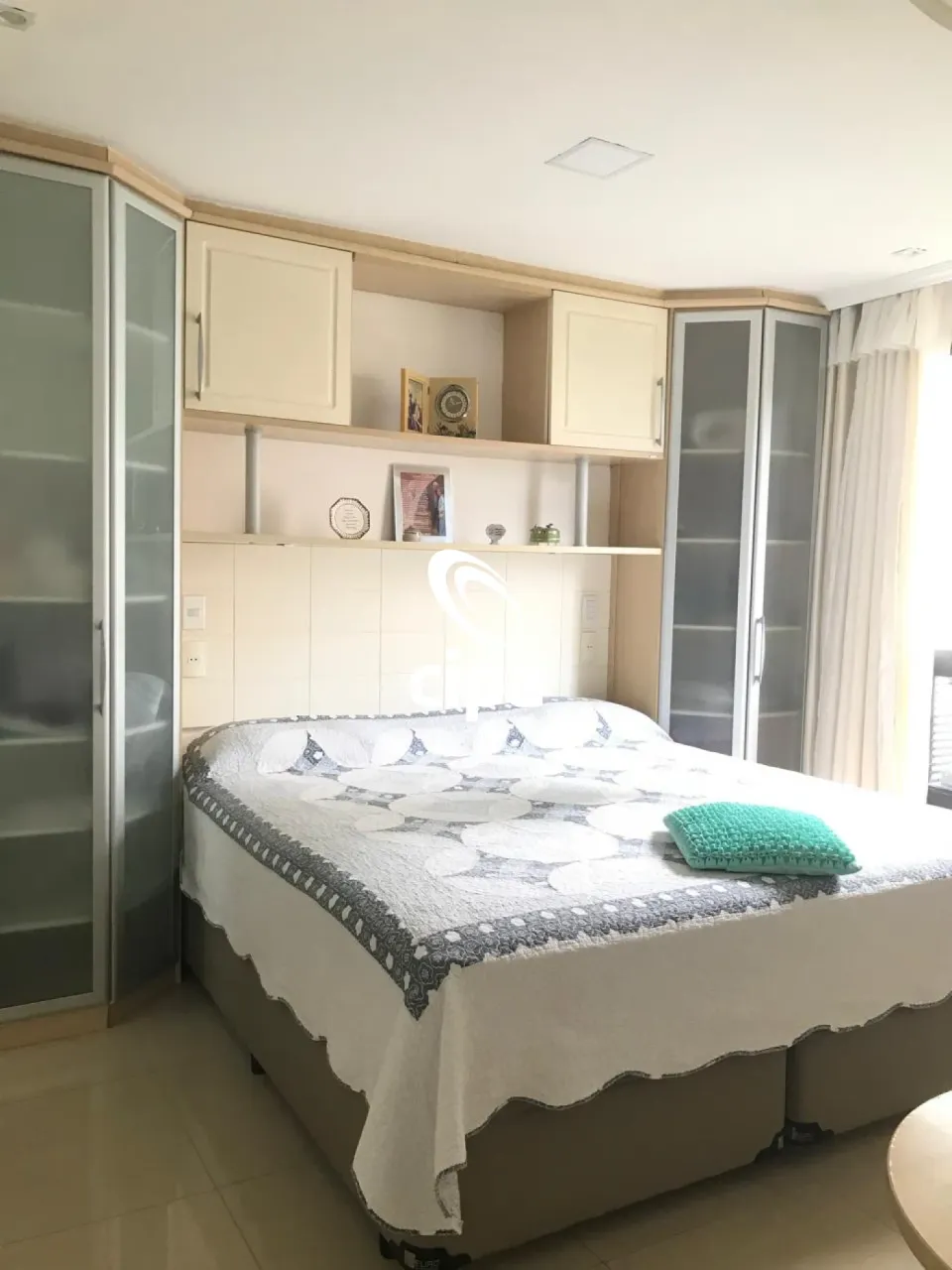 Apartamento mobiliado de 4 quartos e 3 banheiros com varanda — photo 8