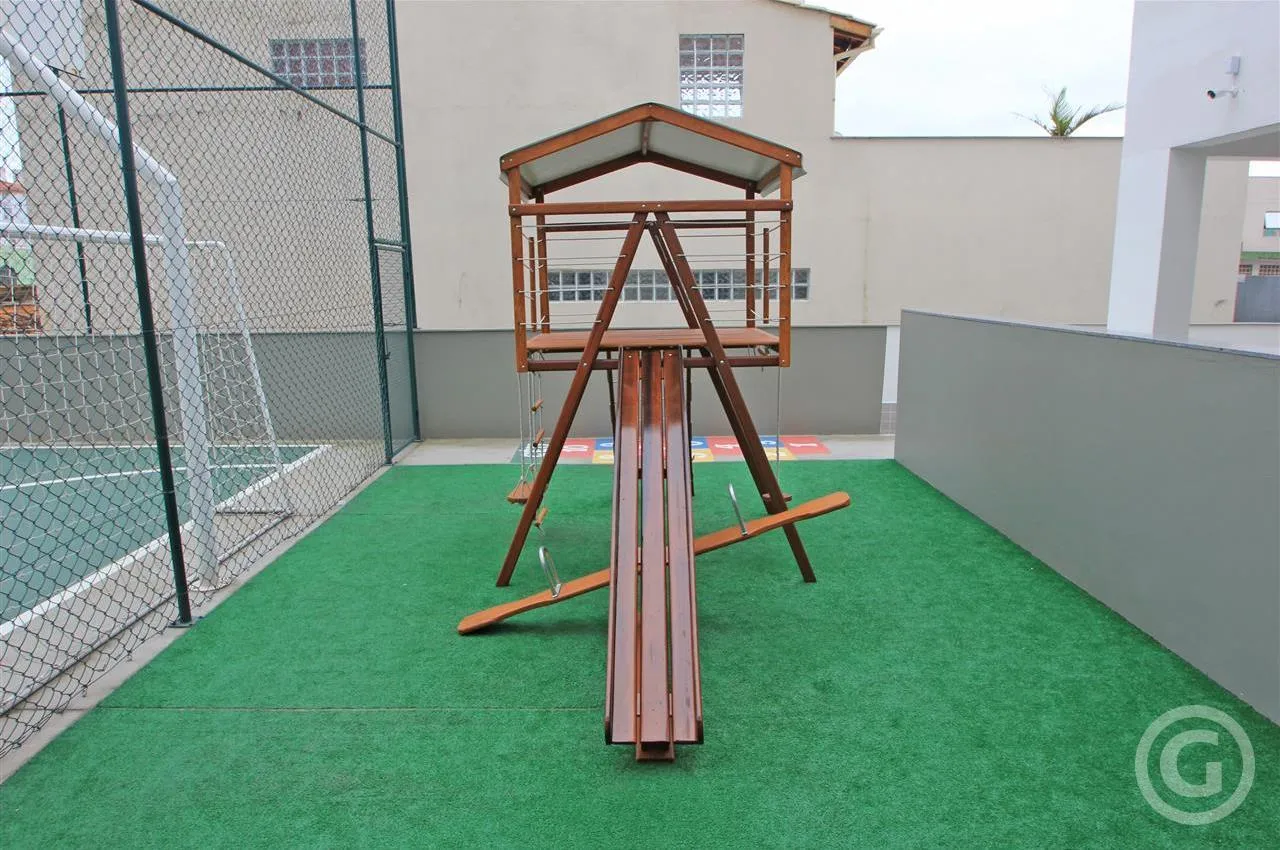 Balcony with a grill in a 3-bedroom apartment, 84 m² — photo 5