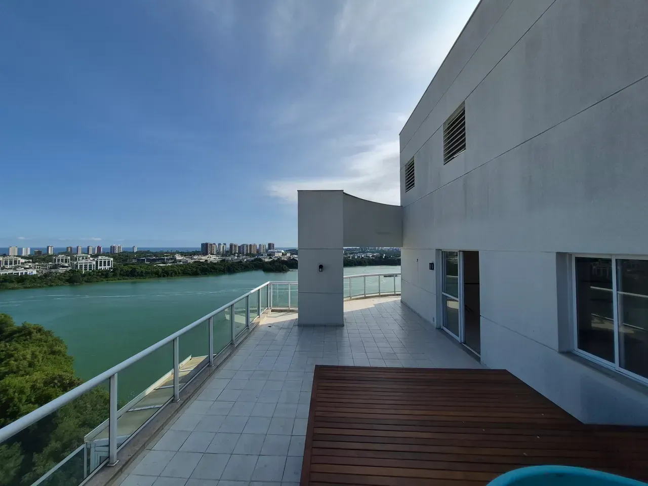 Duplex with 225 m², 3 bedrooms, and open-plan kitchen — photo 47