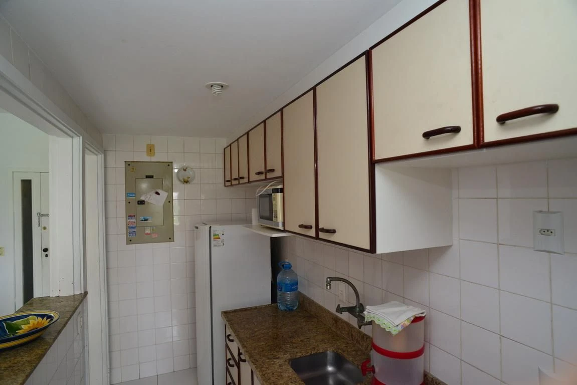 Furnished apartment, 66 m², with floor-to-ceiling windows — photo 20