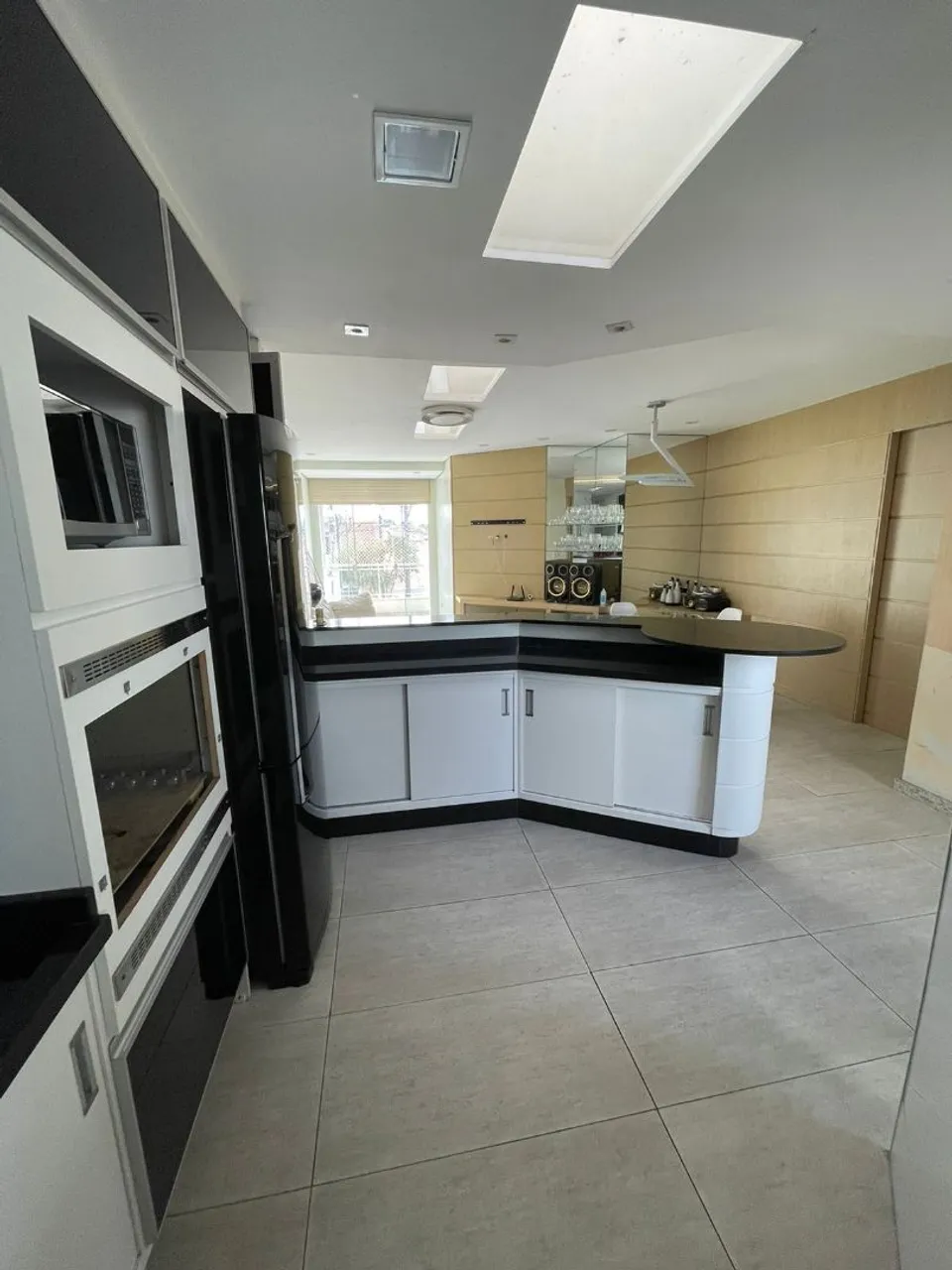 Furnished house with 3 bedrooms and 4 bathrooms