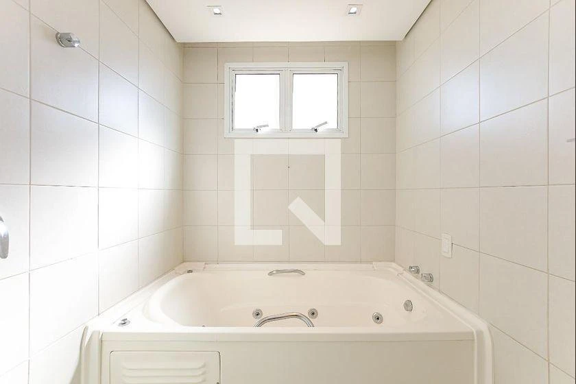 Furnished apartment with 3 en-suite bedrooms and 211 m² — photo 41