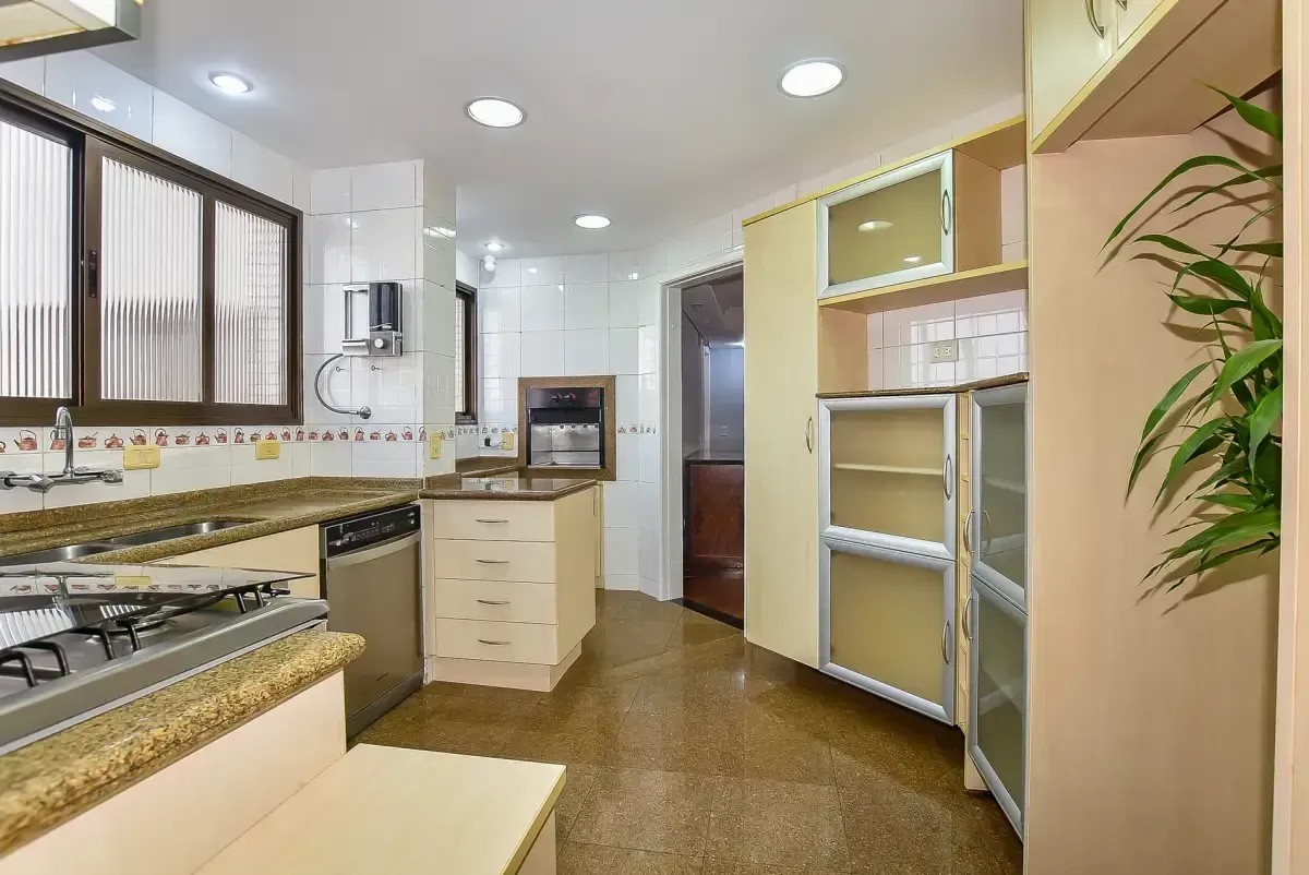 2-bedroom apartment with a home office — photo 15