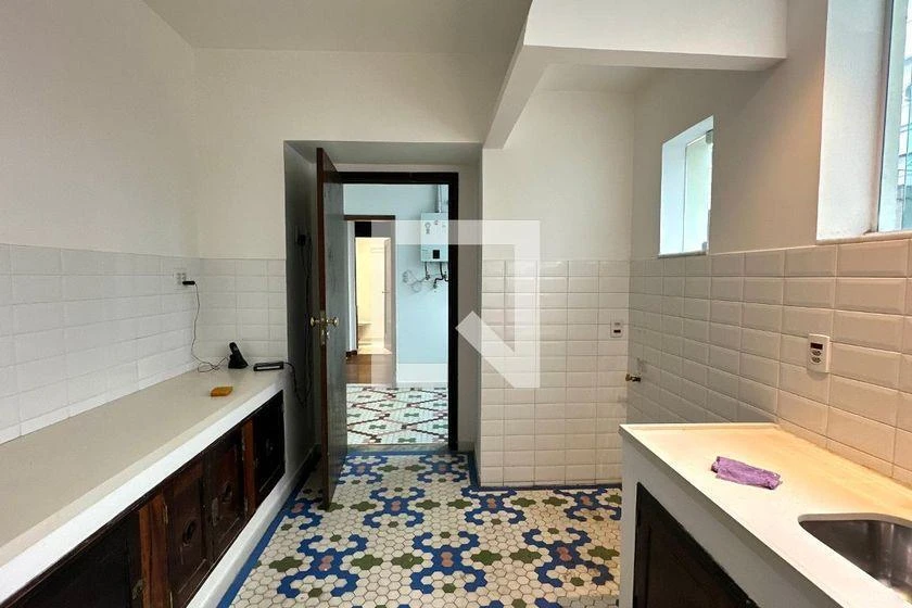 Unfurnished 260 m² apartment with 4 en-suite bedrooms — photo 50