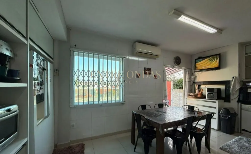 400 m² house with a private pool and a dishwasher — photo 13