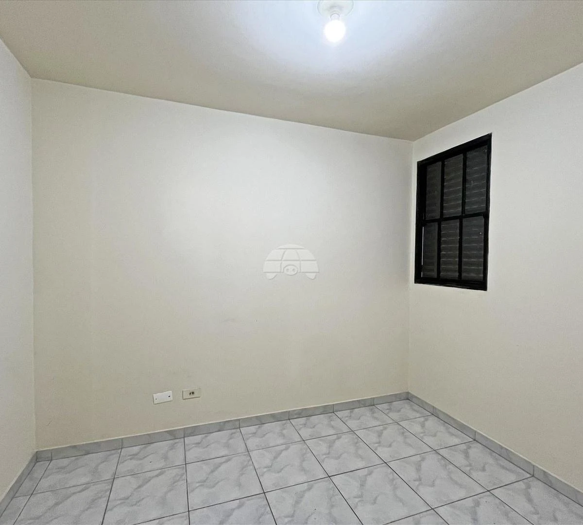 Balcony with a grill in a 3-bedroom apartment, 73 m² — photo 18