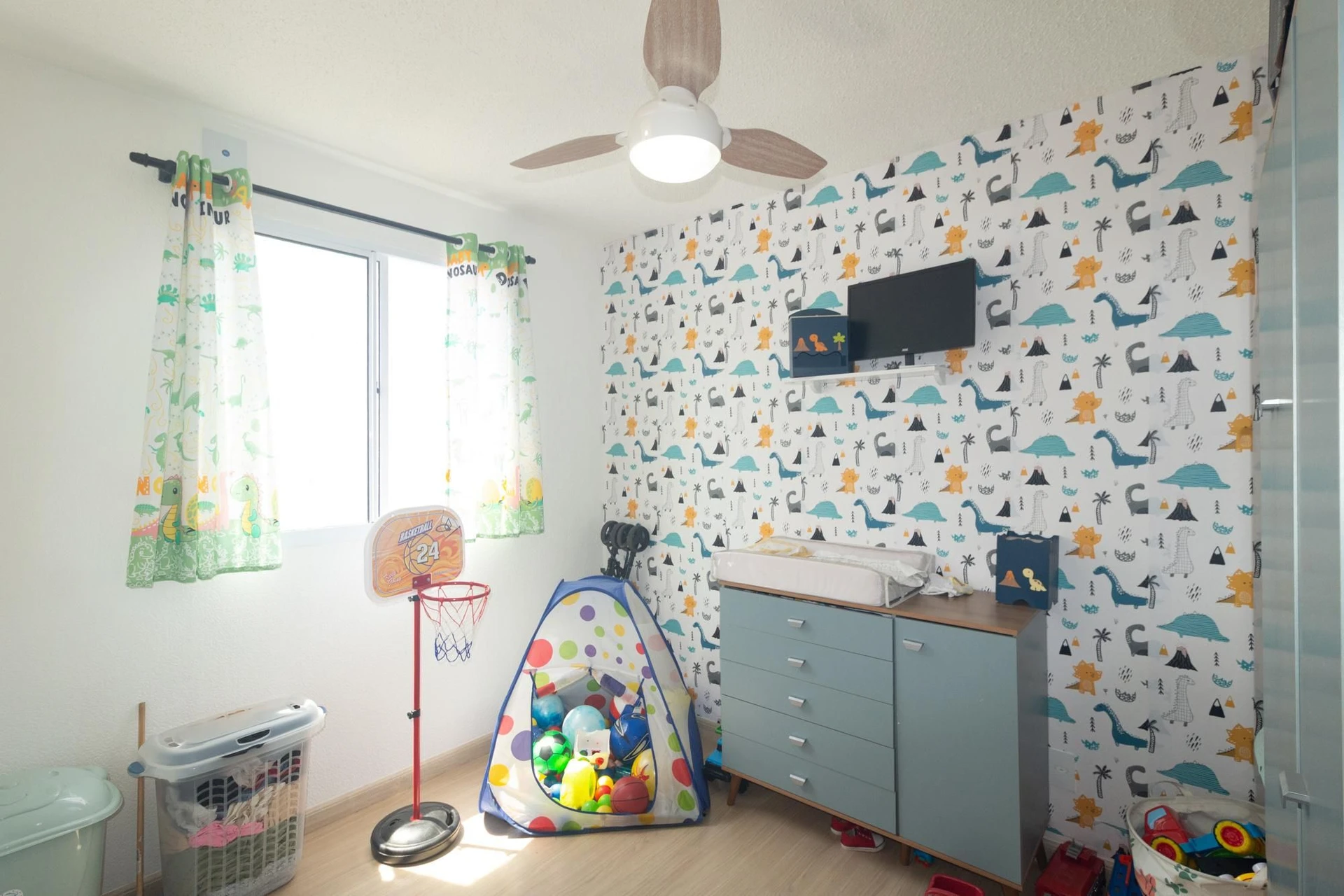 2-bedroom apartment with a washing machine — photo 23