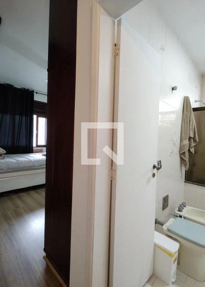 House, 742 m², with wood or laminate floors — photo 5