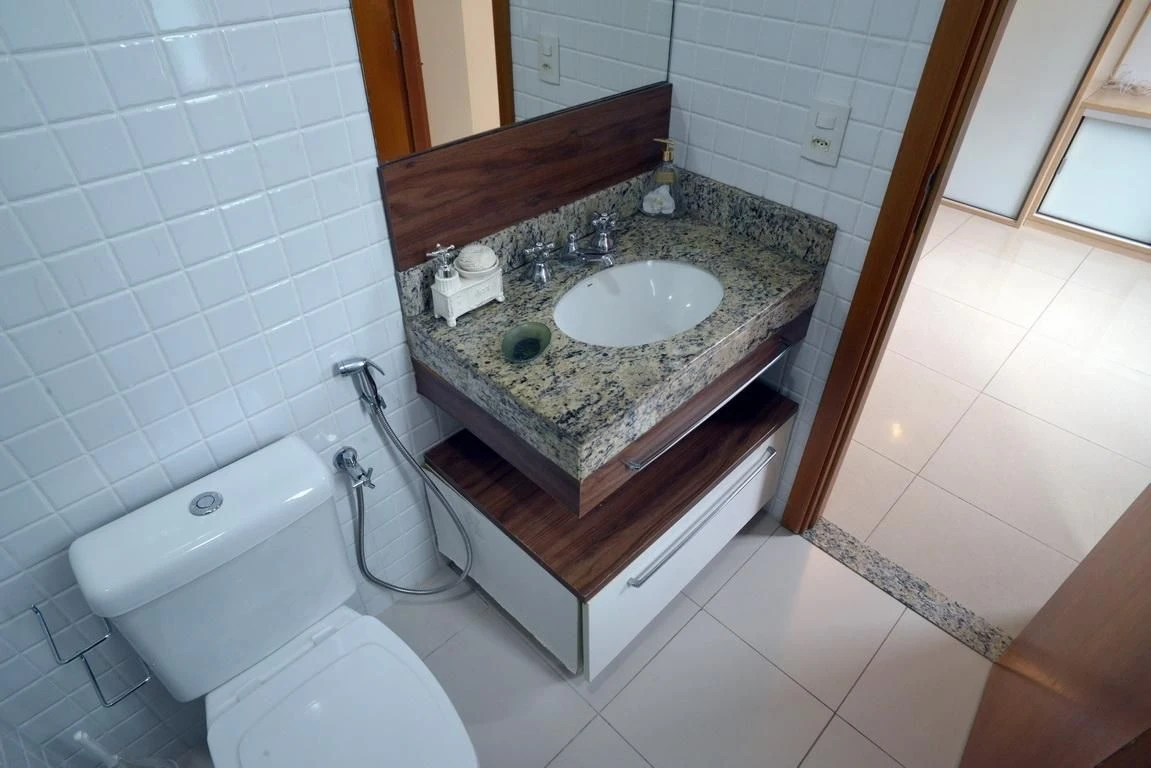 Jacuzzi in a 4-bedroom apartment, 233 m² — photo 26