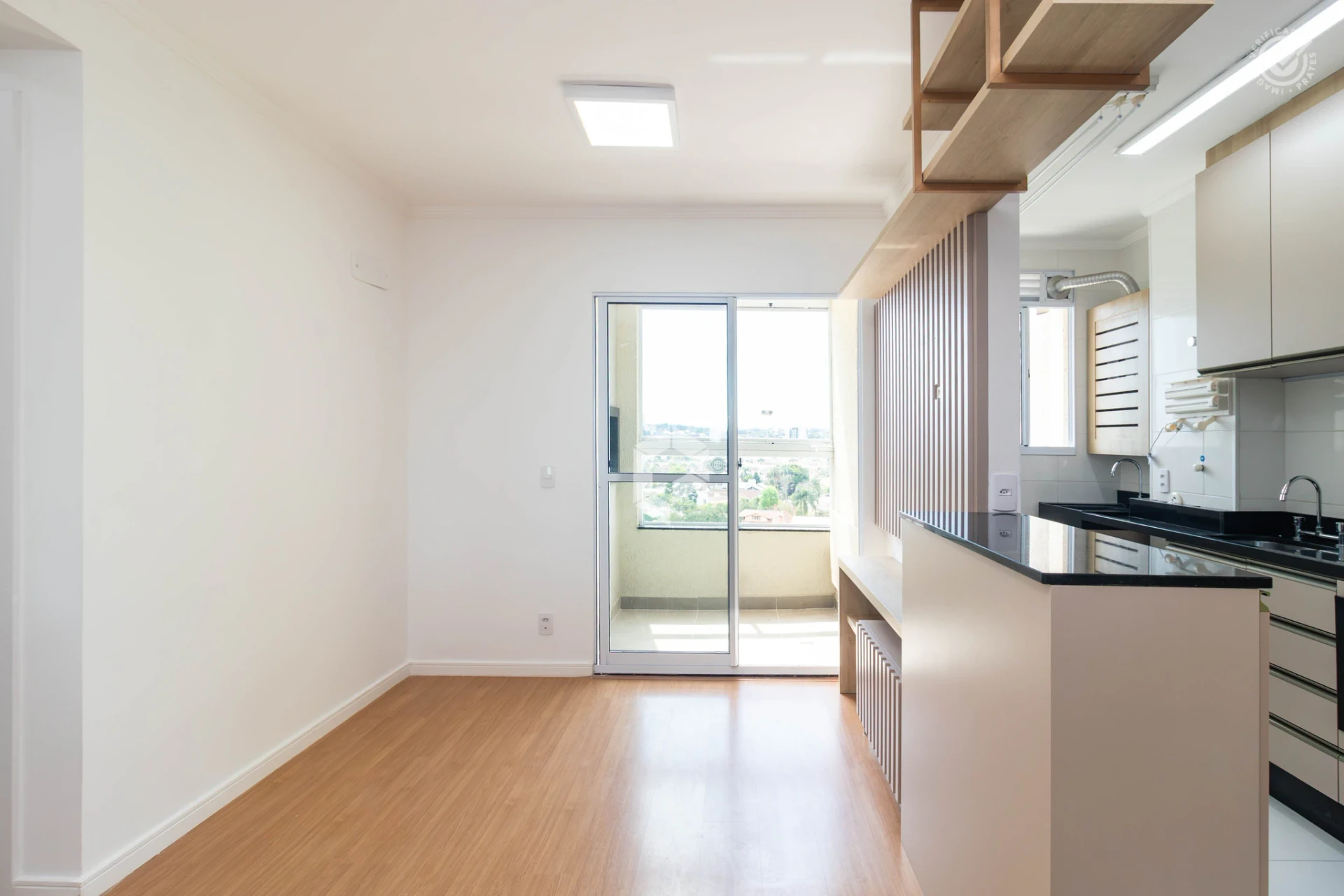 2-bedroom apartment with a grill on the balcony in Curitiba — photo 11