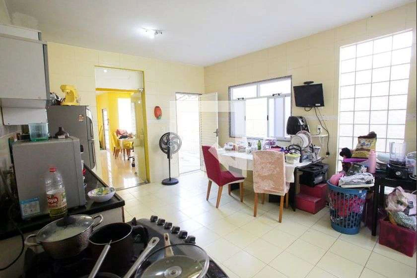 Furnished house with 3 bedrooms and a gas stove kitchen — photo 2
